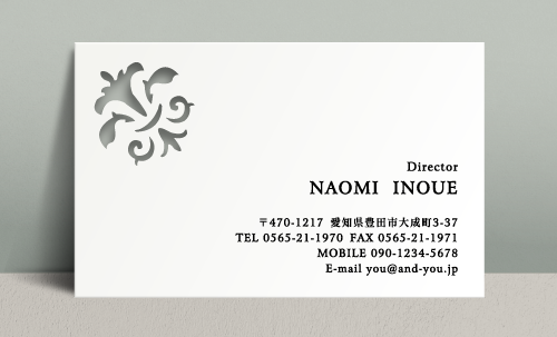 女性に人気のおしゃれな型抜き名刺デザイン NI-PA-001