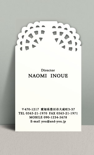 女性に人気のおしゃれな型抜き名刺デザイン NI-PA-012