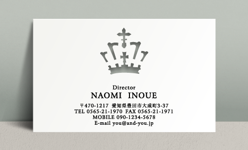 女性に人気のおしゃれな型抜き名刺デザイン NI-PA-154