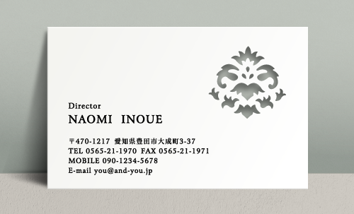 女性に人気のおしゃれな型抜き名刺デザイン NI-PA-310